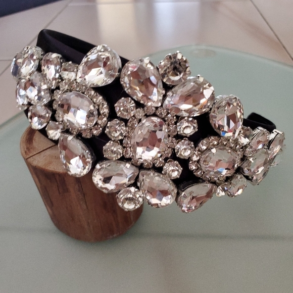 BaubleBar Accessories - NWT Black Crystals Multi Stone Headband